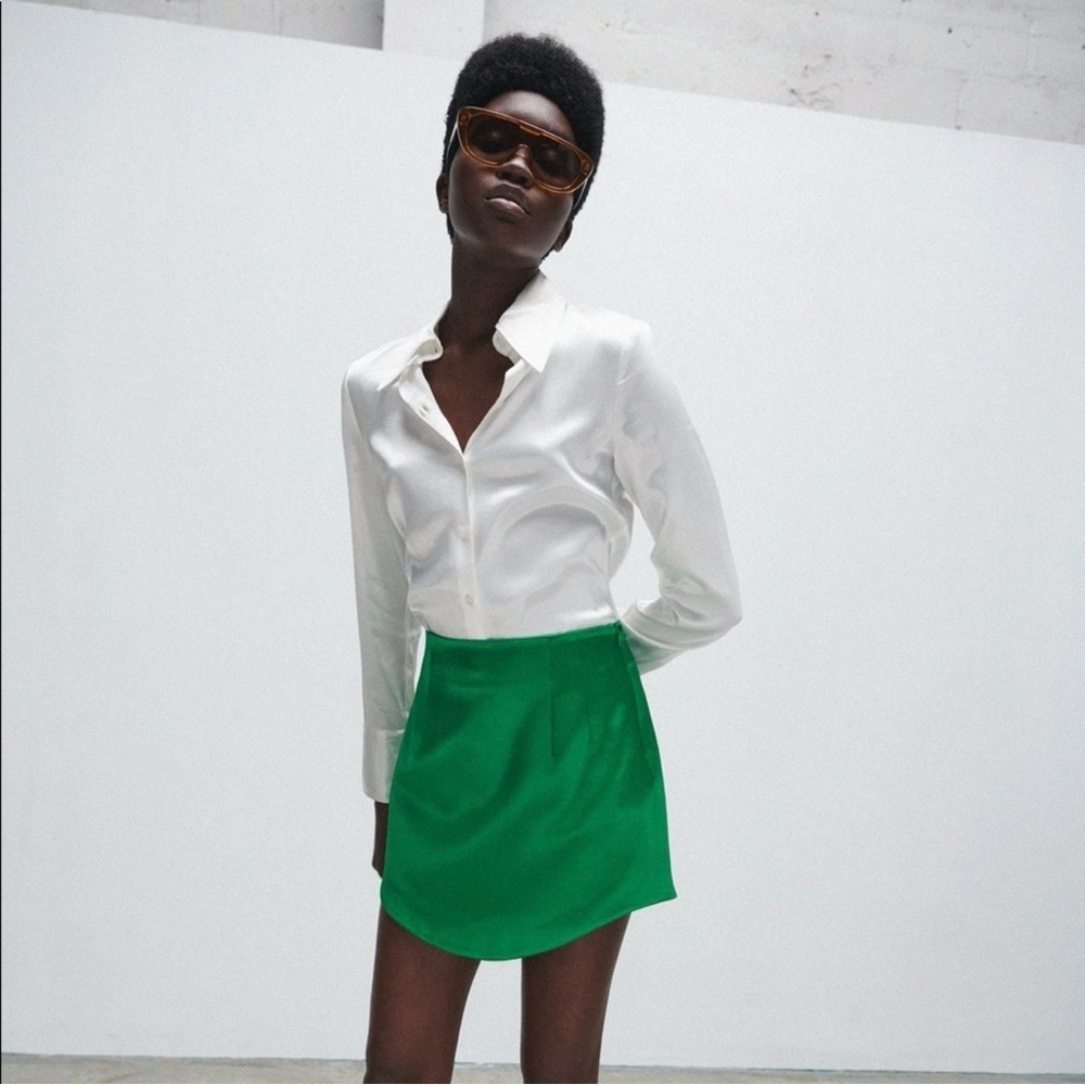 Zara Satin Mini Skirt XS Green NWT Blogger Favourite Curvy Hem